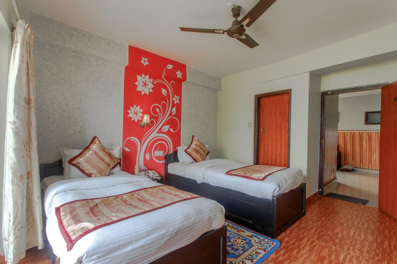 פוקהרה Hotel Peace Plaza מראה חיצוני תמונה